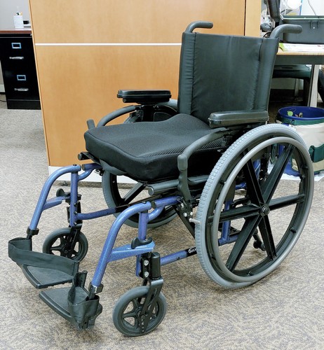 Medium Quickie 2 Wheelchair