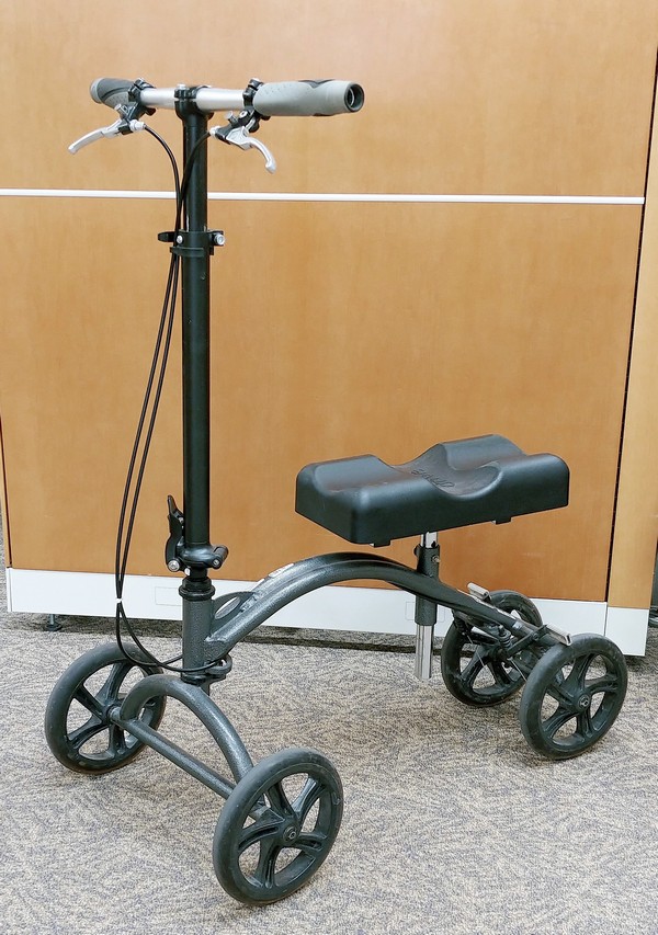 Thumbnail of Knee scooter.